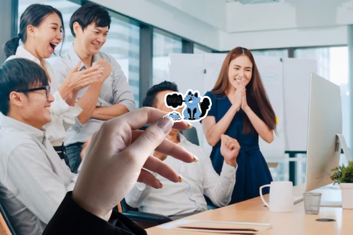 Trên tay mẫu in sticker